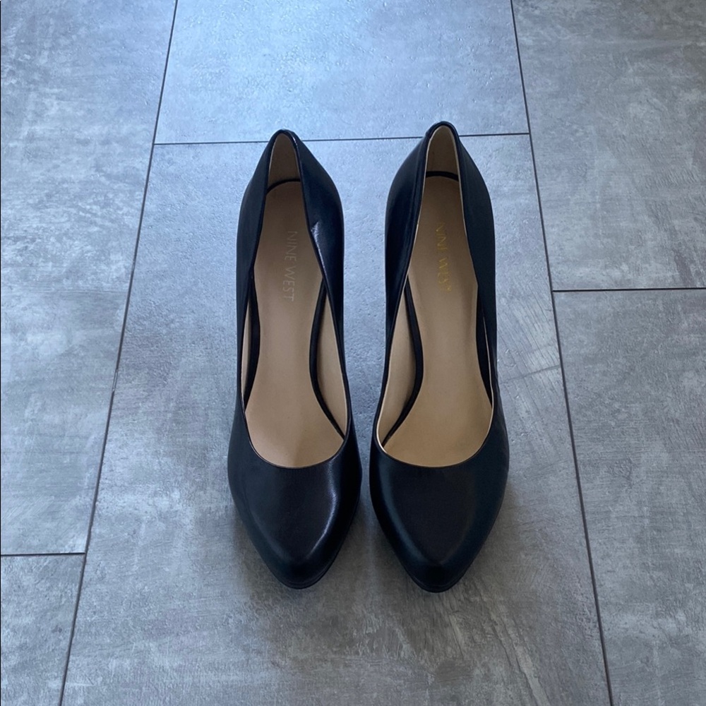 Nine West Women's Black Pumps